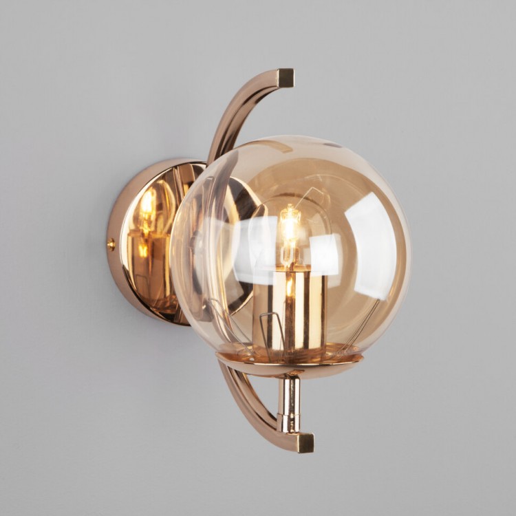 Настенный светильник со стеклянным плафоном 50072/1B золото